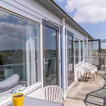 Appartement 44 *