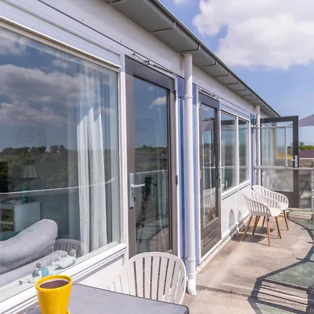 Appartement 44 *